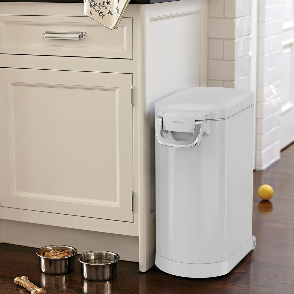 simplehuman Large Pet Food Storage Container, Holds 30-35 lb / 14-16 kg of Dr...