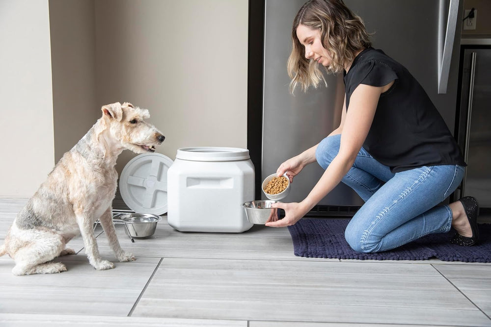 Vittles Vault Airtight Pet Food Storage Container + Scoop, Up to 30lbs