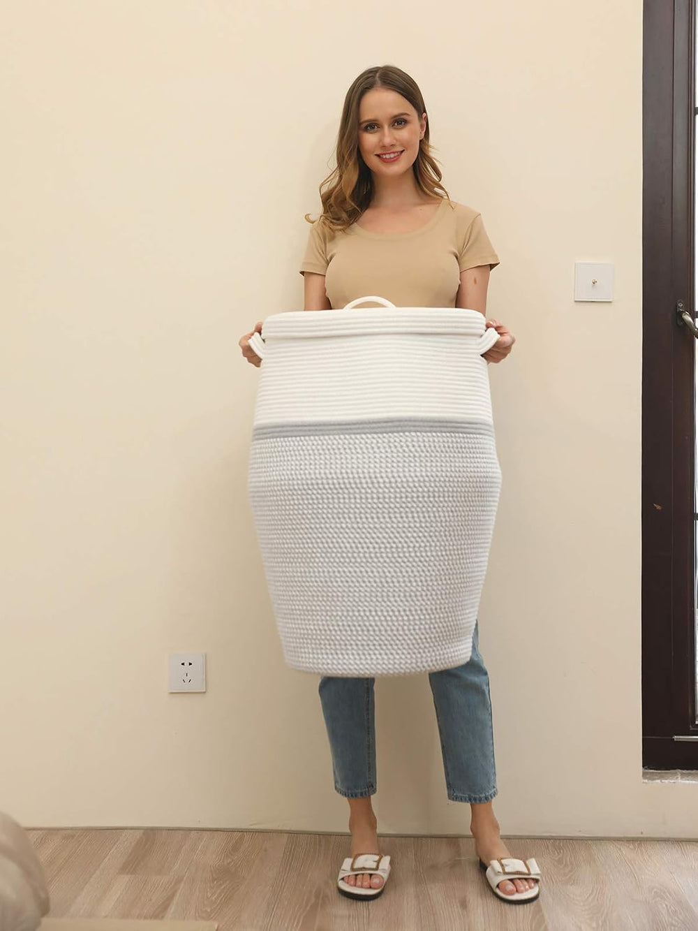 26"x20" Extra Large Tall Woven Laundry Basket with Lid, Cotton Rope...