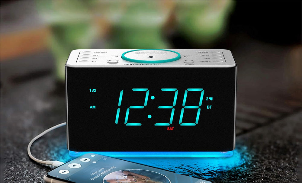 Emerson Smartset Wireless Charging Dual Alarm Clock Radio with PLL FM, 15 Wat...
