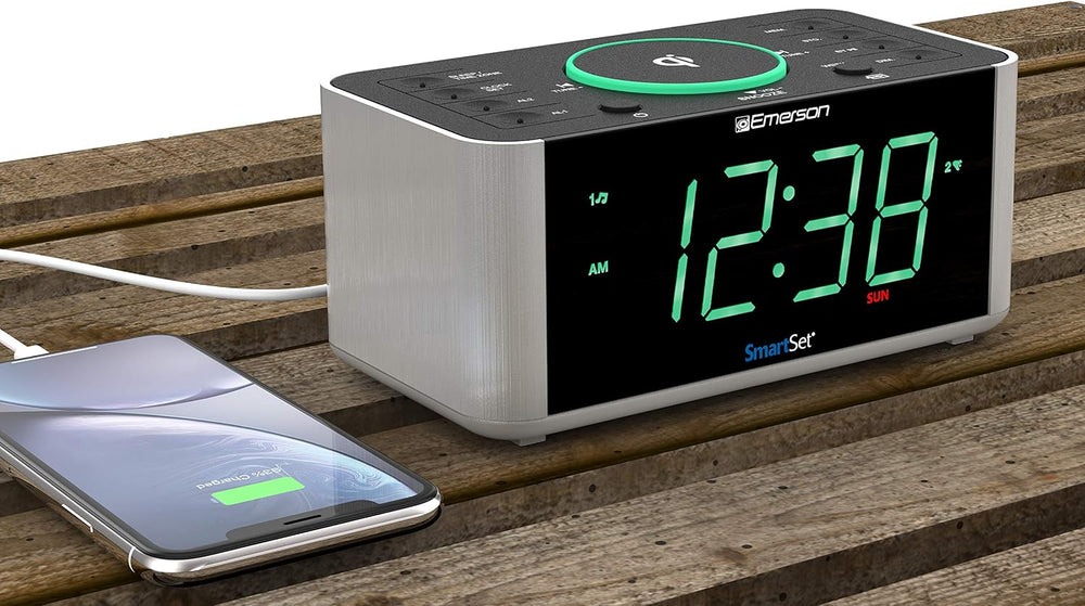 Emerson SmartSet Wireless Charging Dual Alarm Clock Radio with PLL FM, 10 Wat...